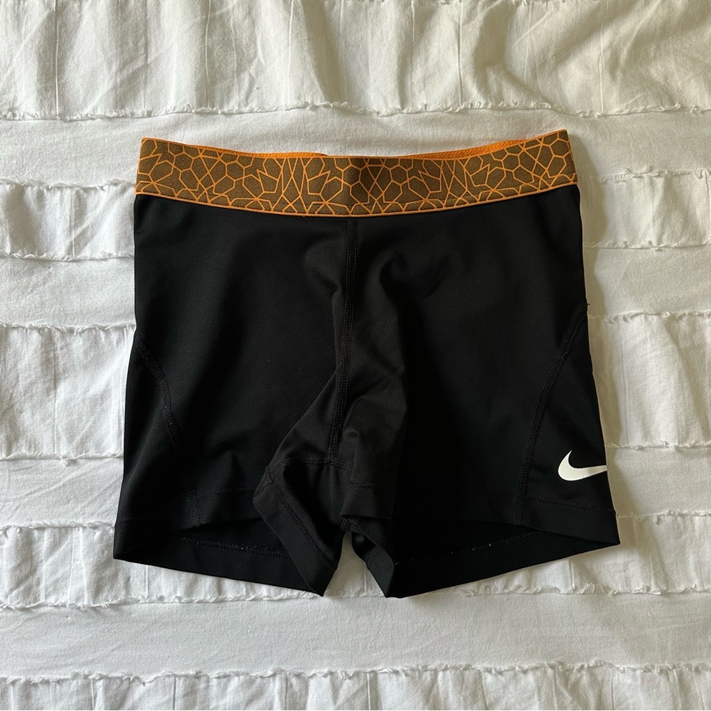 ✧ BLACK NIKE PROS ✧